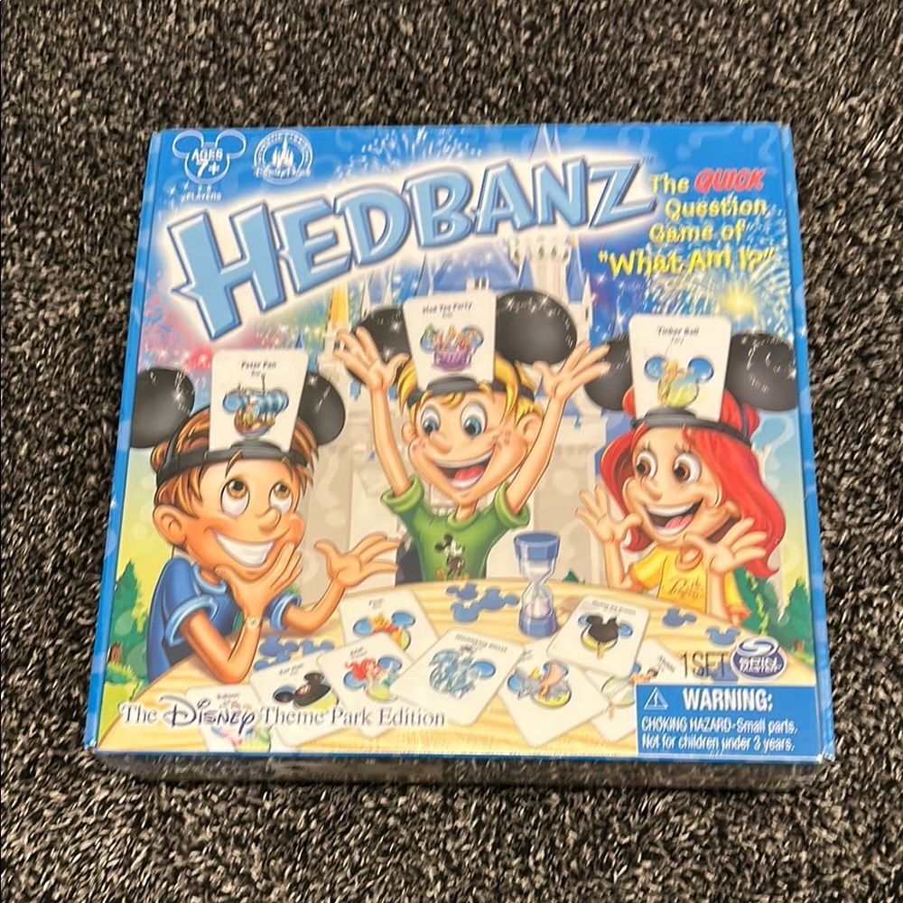 Hedbanz Disney Theme Park Edition Game